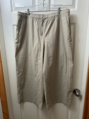 Athleta Avenue Wide Leg Crop Pant XL NEW without tags